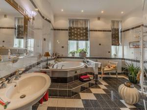 Prodej bytu 4+1, Praha - Vinohrady, 165 m2