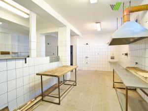 Prodej obchodního prostoru, Tvarožná Lhota, 750 m2