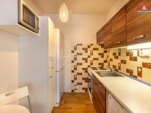 Prodej bytu 2+kk, Kladno - Kročehlavy, Benešovská, 40 m2