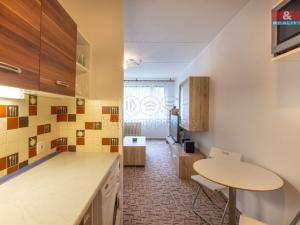 Prodej bytu 2+kk, Kladno - Kročehlavy, Benešovská, 40 m2