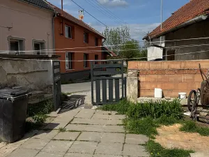Prodej bytu 3+1, Lešany, 58 m2