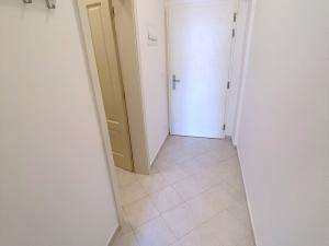 Pronájem bytu 1+kk, Praha - Nusle, Nuselská, 26 m2