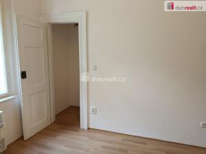 Pronájem bytu 1+kk, Praha - Vršovice, Na spojce, 21 m2