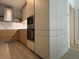 Pronájem bytu 2+kk, Praha, Výstavní, 65 m2