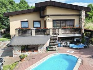 Prodej rodinného domu, Sazená, 210 m2