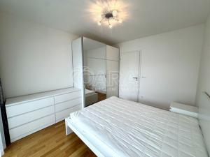 Pronájem bytu 3+kk, Praha, Seifertova, 80 m2