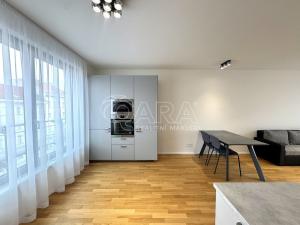 Pronájem bytu 3+kk, Praha, Seifertova, 80 m2