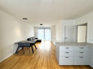 Pronájem bytu 3+kk, Praha, Seifertova, 80 m2