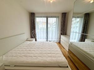 Pronájem bytu 3+kk, Praha, Seifertova, 80 m2