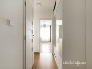 Pronájem bytu 2+kk, Praha - Horní Měcholupy, Nad přehradou, 43 m2