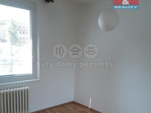 Pronájem bytu 2+kk, Chvaletice, U Kulturního domu, 41 m2