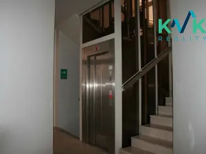 Pronájem kanceláře, Karlovy Vary, Dr. Davida Bechera, 25 m2