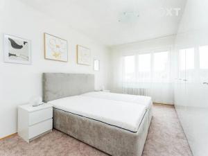 Pronájem bytu 3+1, Praha - Vokovice, Evropská, 68 m2