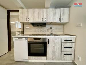 Pronájem atypického bytu, Slaný, Ouvalova, 39 m2
