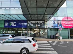Pronájem obchodního prostoru, Praha - Ruzyně, Aviatická, 619 m2