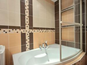 Pronájem bytu 2+kk, Trutnov - Střední Předměstí, Procházkova, 54 m2