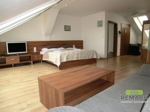 Pronájem ubytování, Blatnička, 830 m2