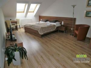 Pronájem ubytování, Blatnička, 830 m2