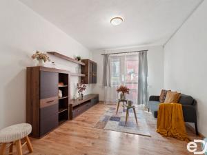 Prodej bytu 2+1, Chvaletice, Československé armády, 48 m2