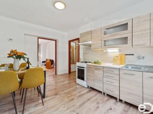 Prodej bytu 2+1, Chvaletice, Československé armády, 48 m2