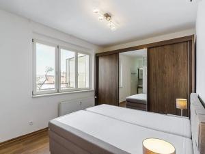 Pronájem bytu 2+kk, Praha - Nové Město, Biskupský dvůr, 37 m2