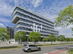 Pronájem kanceláře, Praha - Karlín, Rohanské nábřeží, 940 m2