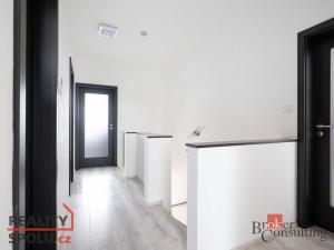 Pronájem rodinného domu, Praha - Dolní Měcholupy, Rothmayerova, 155 m2