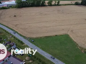 Prodej pole, Milovice, 3519 m2