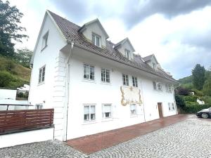 Prodej bytu 3+kk, Praha - Dejvice, V Šáreckém údolí, 111 m2