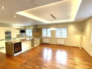 Prodej bytu 3+kk, Praha - Dejvice, V Šáreckém údolí, 111 m2