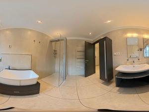 Prodej bytu 3+kk, Praha - Dejvice, V Šáreckém údolí, 111 m2