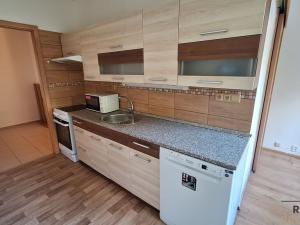 Pronájem bytu 2+1, Děčín, Teplická, 63 m2