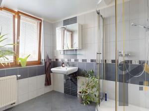 Prodej kanceláře, Praha - Hostivař, Hornoměcholupská, 537 m2