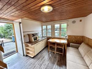 Prodej chaty, Praha, Mezitraťová, 32 m2