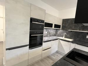 Pronájem bytu 2+kk, Olomouc, Dobrovského, 64 m2