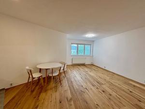Pronájem bytu 1+kk, Praha, Libušská, 50 m2