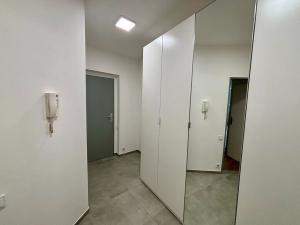 Pronájem bytu 1+kk, Praha, Libušská, 50 m2