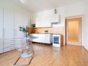 Prodej bytu 1+kk, Praha - Strašnice, Černokostelecká, 33 m2