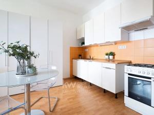 Prodej bytu 1+kk, Praha - Strašnice, Černokostelecká, 33 m2