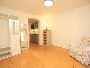 Pronájem bytu 2+kk, Praha - Malá Strana, Zámecké schody, 33 m2