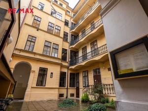 Prodej bytu 1+kk, Praha - Staré Město, Hradební, 42 m2