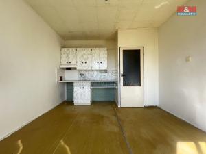 Pronájem bytu 1+kk, Postoloprty, Jiráskovo náměstí, 20 m2