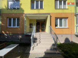 Pronájem bytu 1+kk, Postoloprty, Jiráskovo náměstí, 20 m2