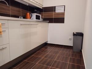 Pronájem kanceláře, Praha - Kunratice, Jana Růžičky, 15 m2