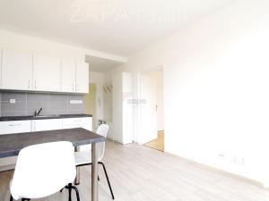 Pronájem bytu 2+kk, Praha - Hostivař, Bělinského, 35 m2