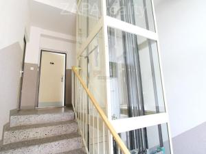 Pronájem bytu 2+kk, Praha - Hostivař, Bělinského, 35 m2