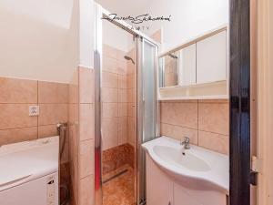 Prodej bytu 2+1, Olomouc, Karafiátová, 52 m2