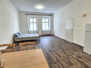 Pronájem bytu 2+kk, Písek - Vnitřní Město, Velké náměstí, 72 m2