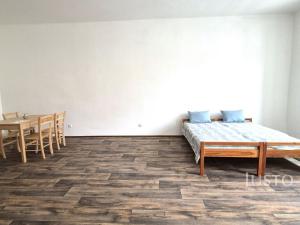 Pronájem bytu 2+kk, Písek - Vnitřní Město, Velké náměstí, 72 m2