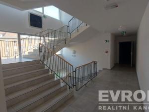 Pronájem bytu 2+kk, Praha - Strašnice, Limuzská, 52 m2